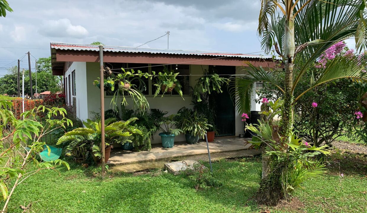 Sona Fluca House for sale home for sale la fortuna costa rica real estate arenal volcano hot springs