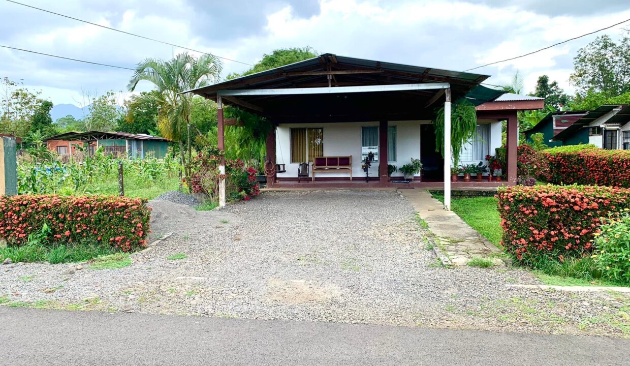 Sona Fluca House for sale home for sale la fortuna costa rica real estate arenal volcano hot springs
