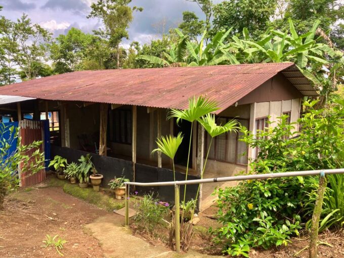 Discounted Property – 2 Bedroom House on almost 2 Acres of land in Chachagua, View of Arenal Volcano