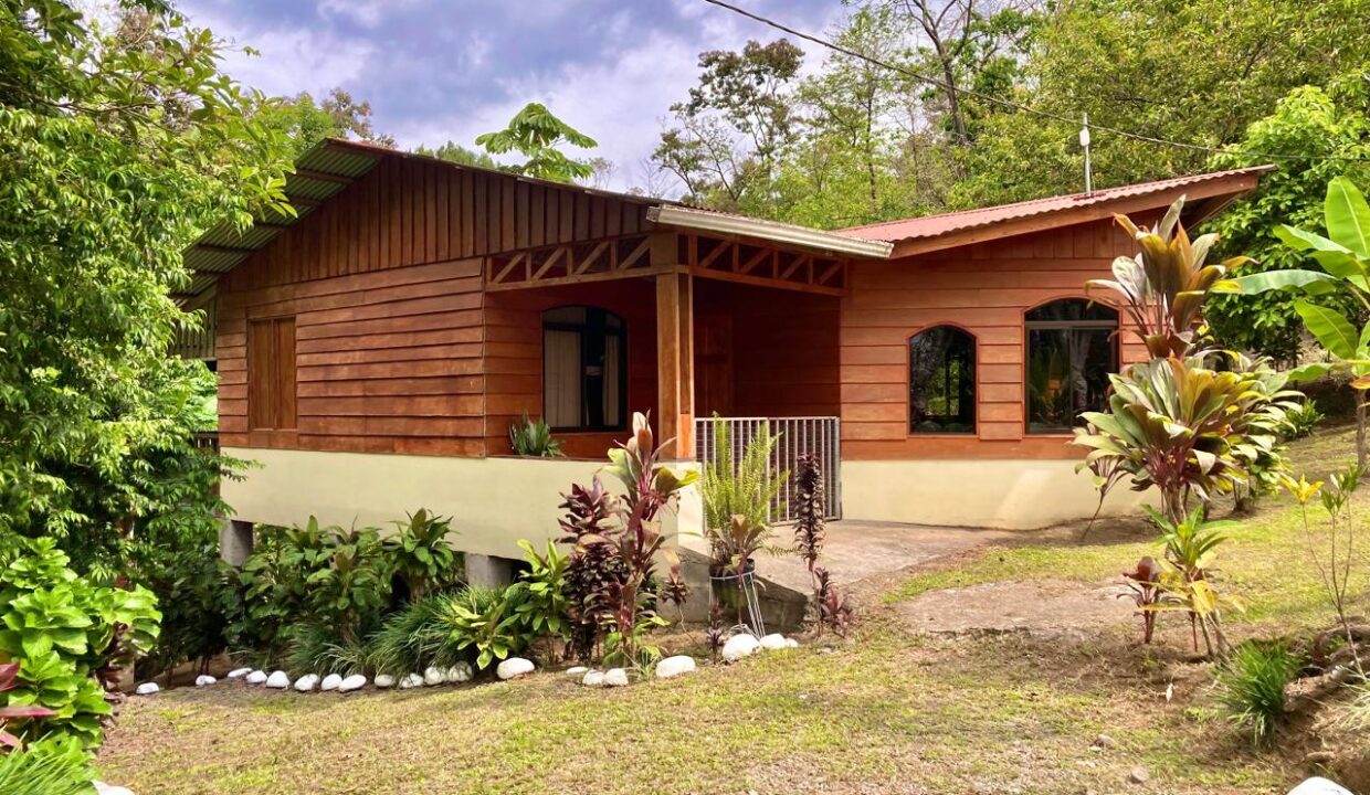 Jauuri La Fortuna Mountain