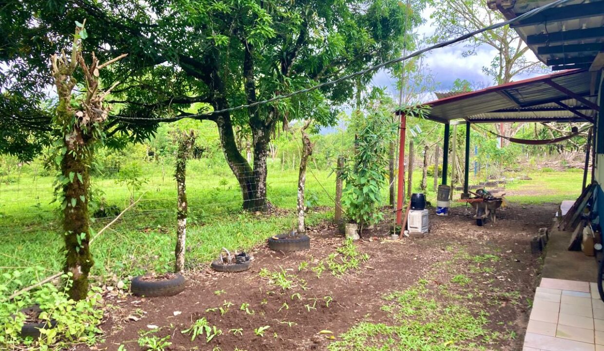 penas blancas house for sale la fortuna costa rica real estate arenal volcano hot springs canal chachagua