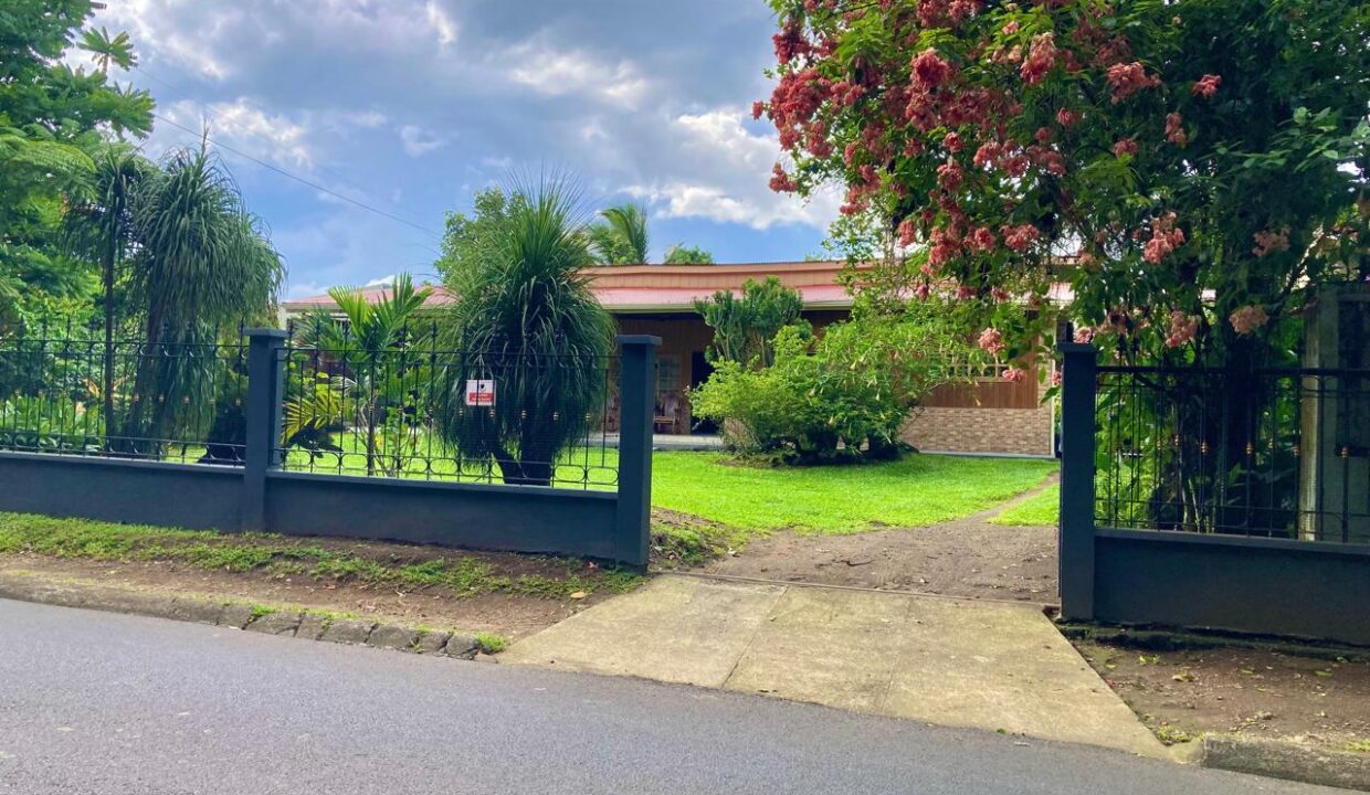 Main Street Real Estate in La Fortuna Costa Rica – Walk to Town