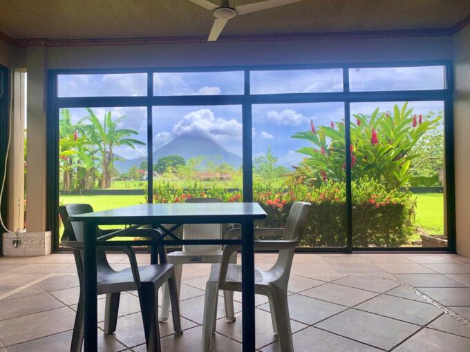 Stunning Property 2 min from La Fortuna with Arenal Volcano view, Solar Power and Free AC!