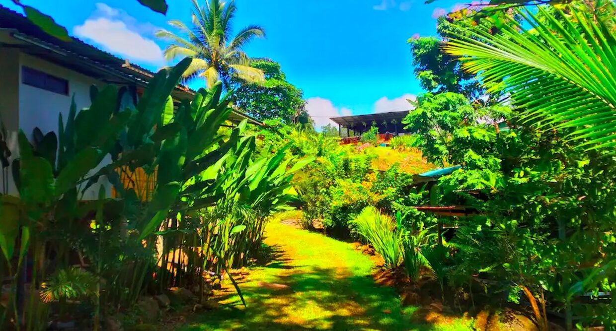 La Fortuna Costa Rica real Estate Property with River hot spring