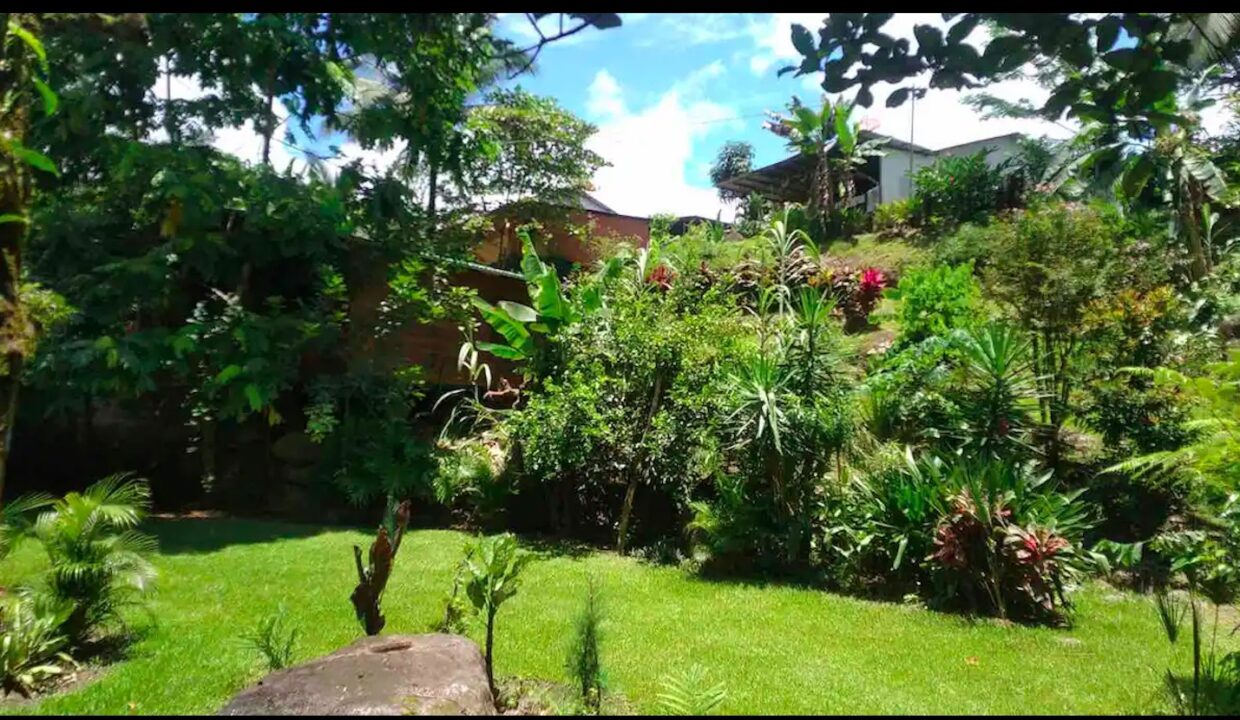 La Fortuna Costa Rica real Estate Property with River hot spring