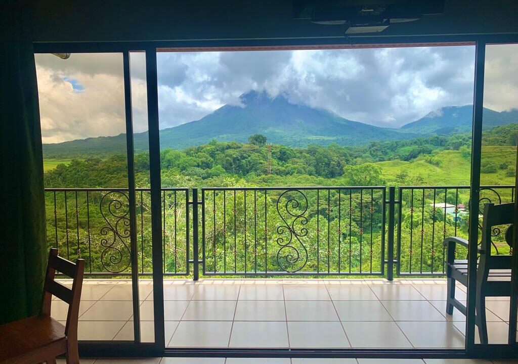 Hotel business for sale lake arenal volcano el castillo Costa Rica Real Estate