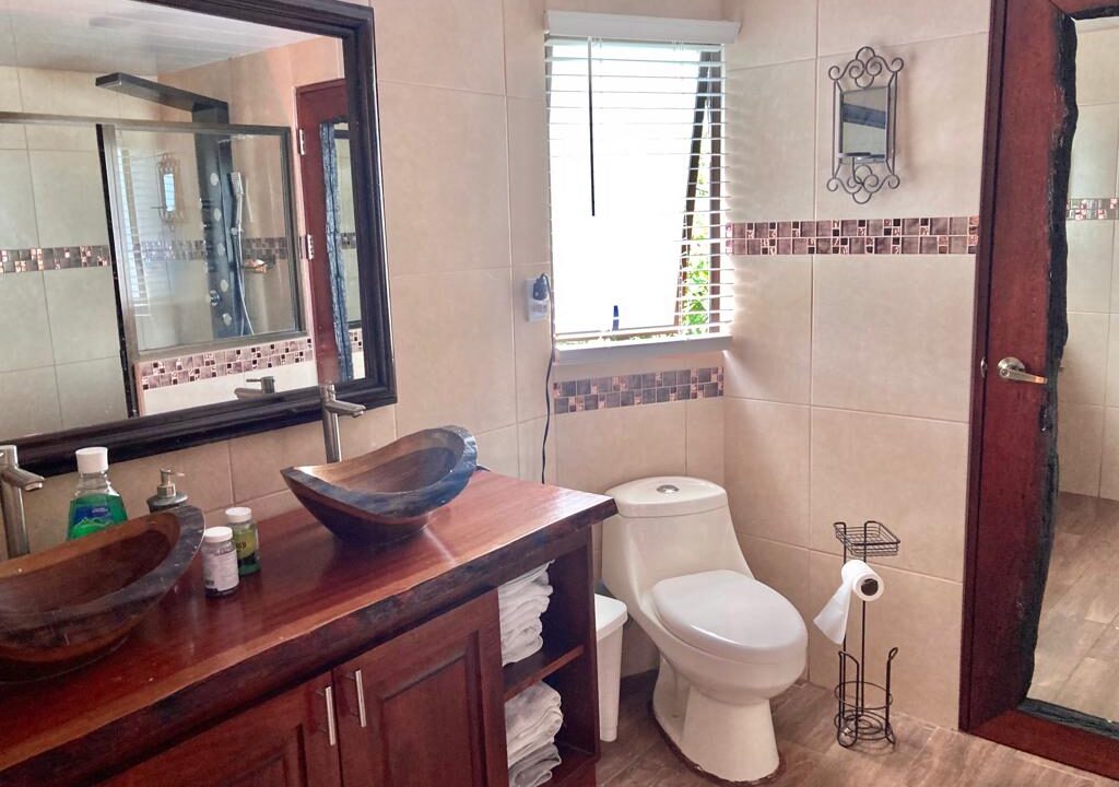 La fortuna real estate costa rica income property arenal volcano airbnb hot springs