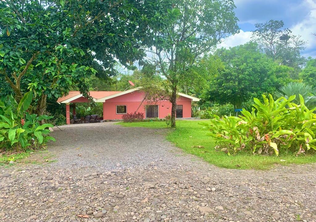 La Fortuna income property real estate arenal volcano hot spring costa rica airbnb