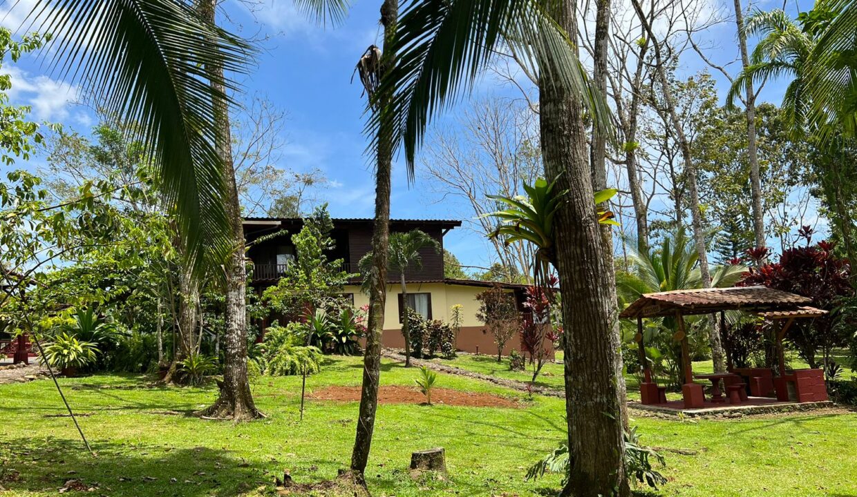 La Fortuna property for sale land real estate costa rica hot spring retreat