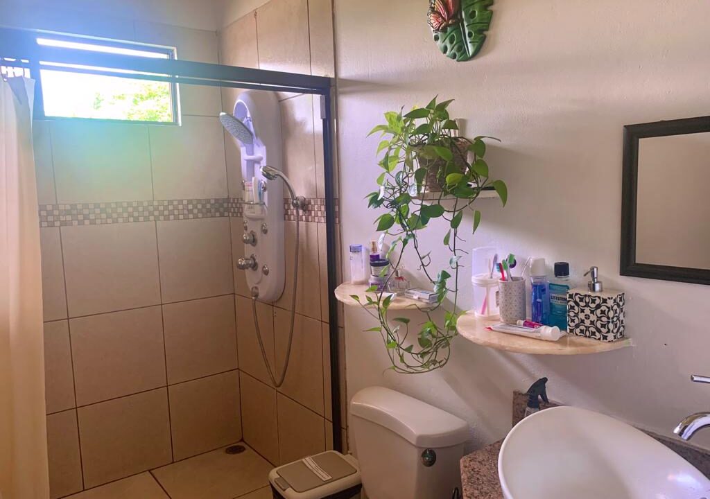 Functional Airbnb-ready bathroom in La Fortuna Costa Rica real estate