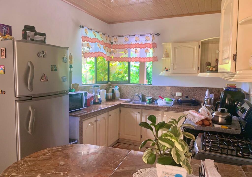 Tropical Glow home for sale in La Fortuna with fully equipped kitchen