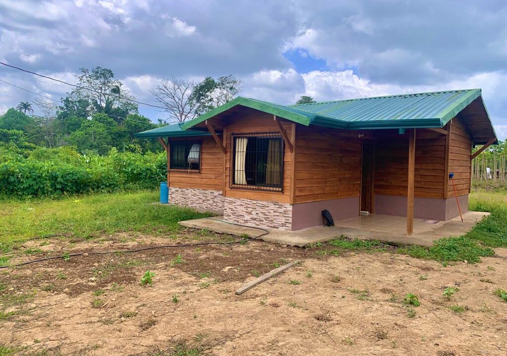 La Fortuna income property real estate arenal volcano hot spring costa rica airbnb