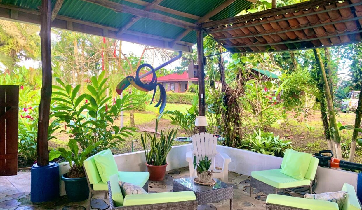 La Fortuna Retreat Income Property mini hotel restaurant real estate arenal Costa Rica