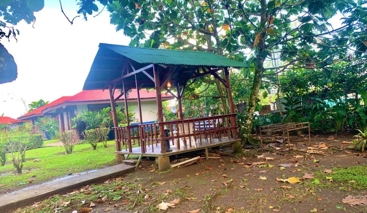 La Fortuna Retreat Income Property mini hotel restaurant real estate arenal Costa Rica