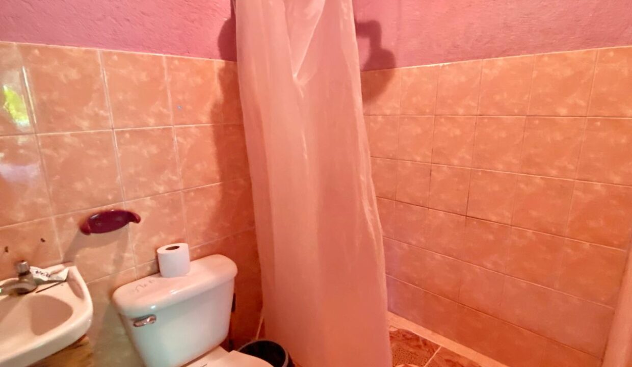 Functional second bathroom ready for updates near Arenal Volcano in La Fortuna Costa Rica – Tropical Glow