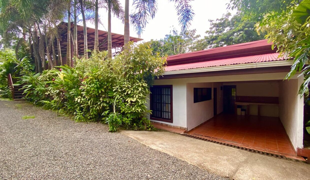 Real estate gem with privacy and natural charm near Arenal Volcano and local hot springs.